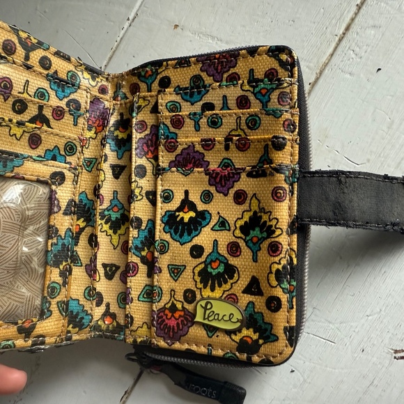 Sakroots Wallet Multicolor Elephants - Picture 7 of 8